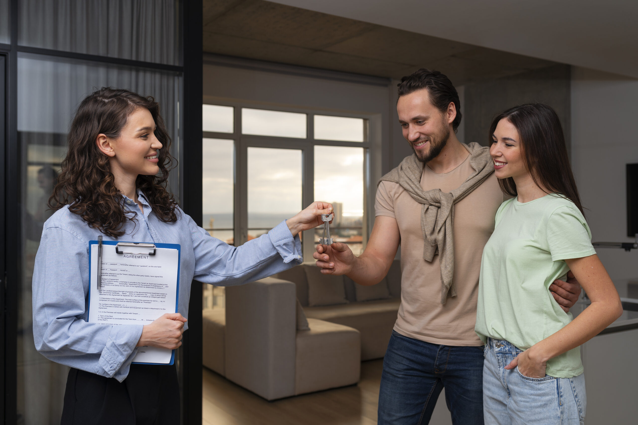 medium-shot-real-estate-agent-showing-house (1)
