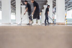 Mantenimiento del piso estampado con jabón y agua