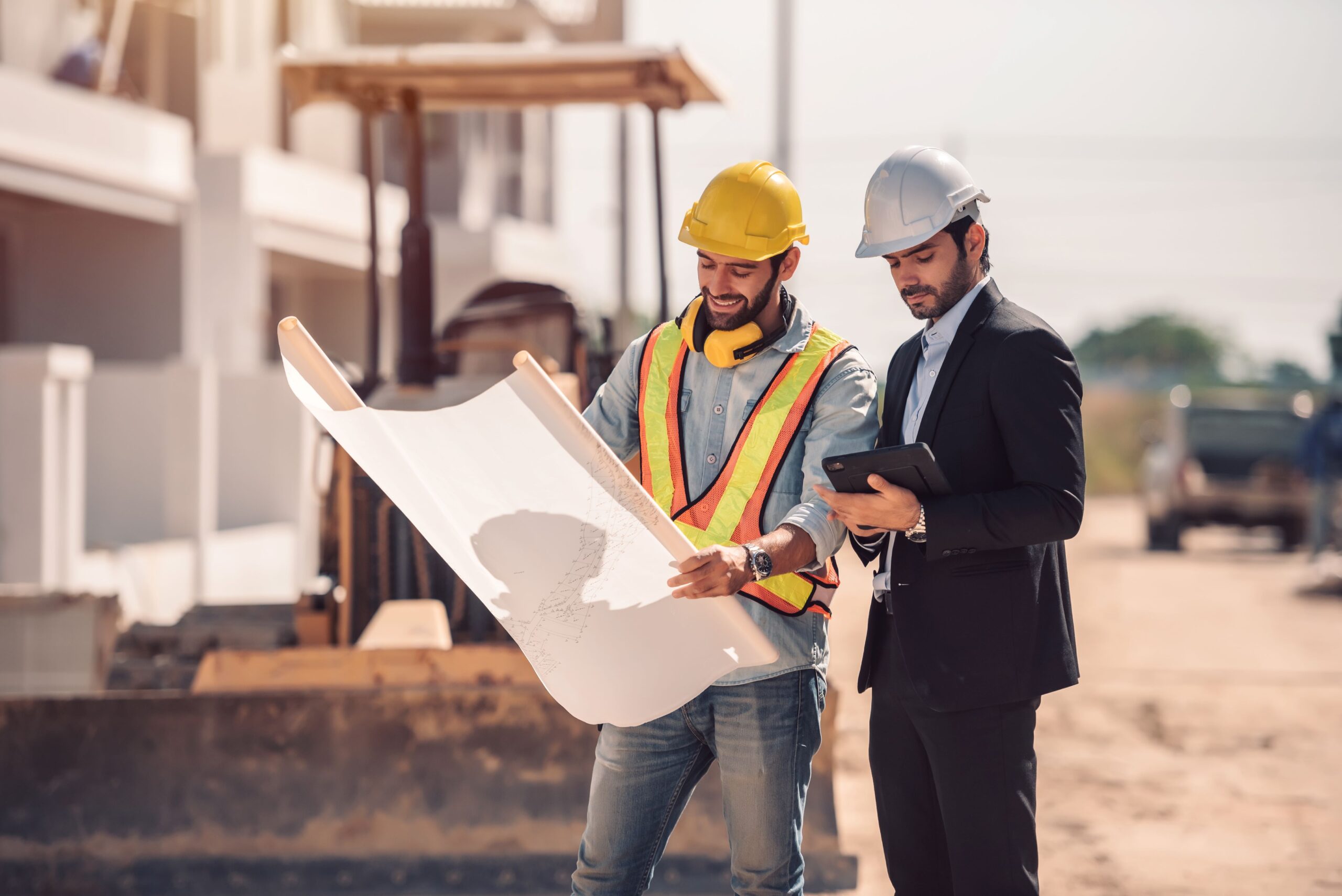 Supervisores de obra en construcción